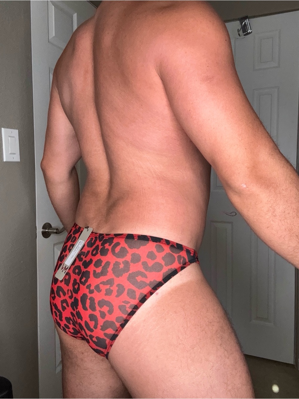 MODUS VIVENDI Men's Red Leopard Print Briefs - Bold Stretch Support - Picture 2 of 5